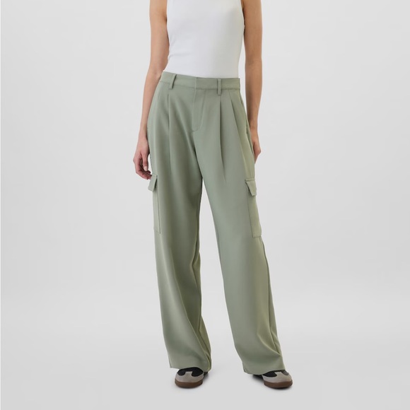 GAP Factory Pants - NWT Gap Factory High Rise Easy Wide-Leg Cargo Trousers